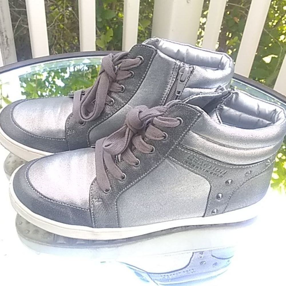 Reaction Kenneth Cole high top shoes size 4.5